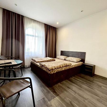 Нові Апартаменти 83 Ivano-Frankivsk Exterior photo